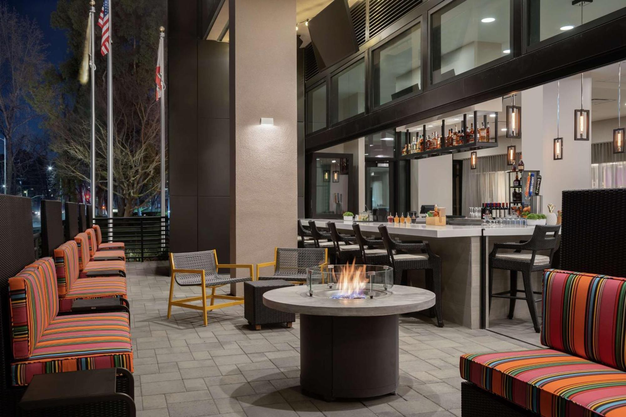 Home2 Suites By Hilton Woodland Hills 洛杉矶 外观 照片